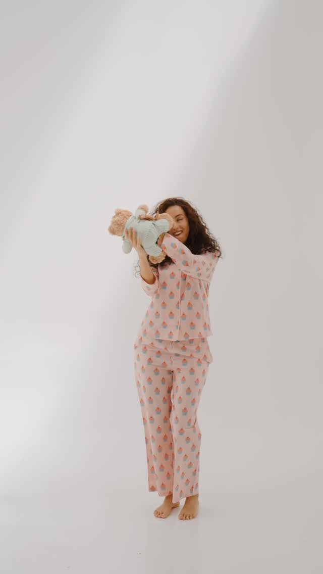 Instagram post from dream_wear.ae. This post is in position 2.